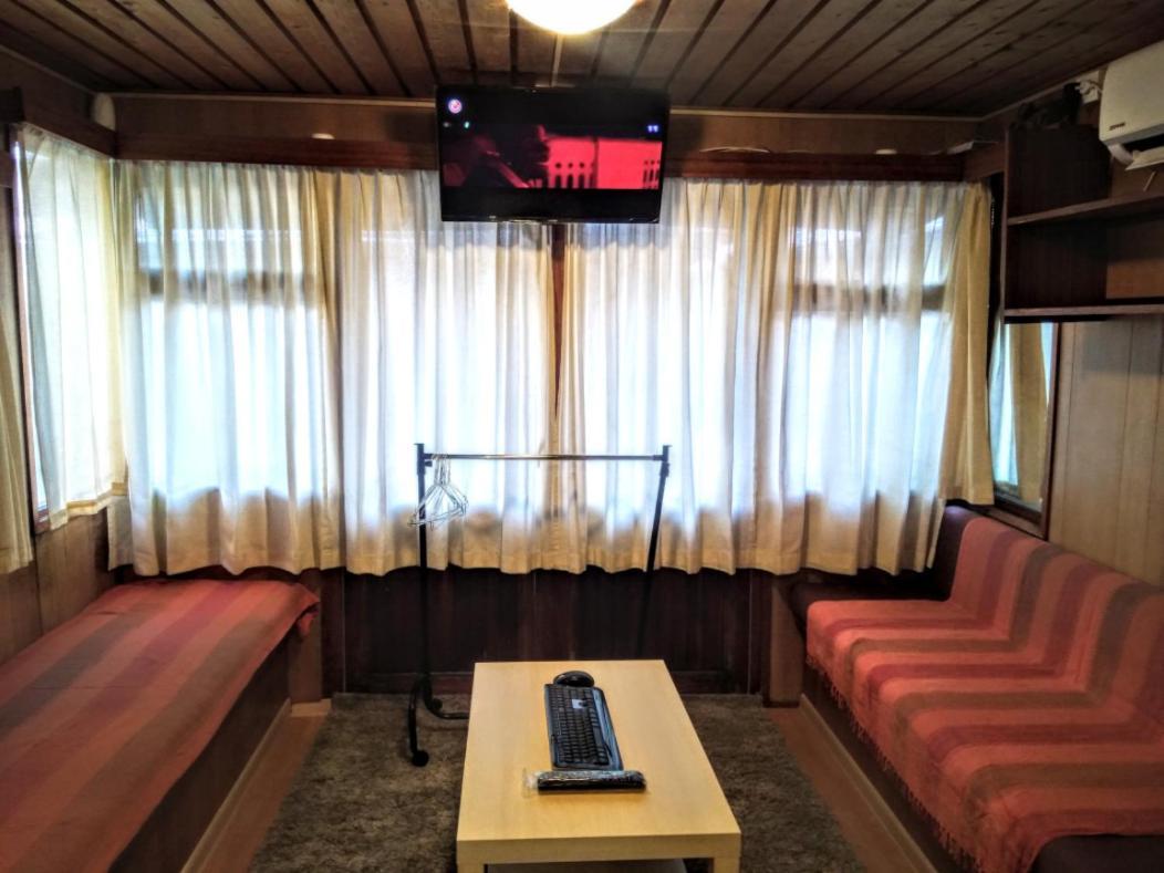 Two Rooms Rustic House - Self Check-In บูคาเรสต์ ภายนอก รูปภาพ