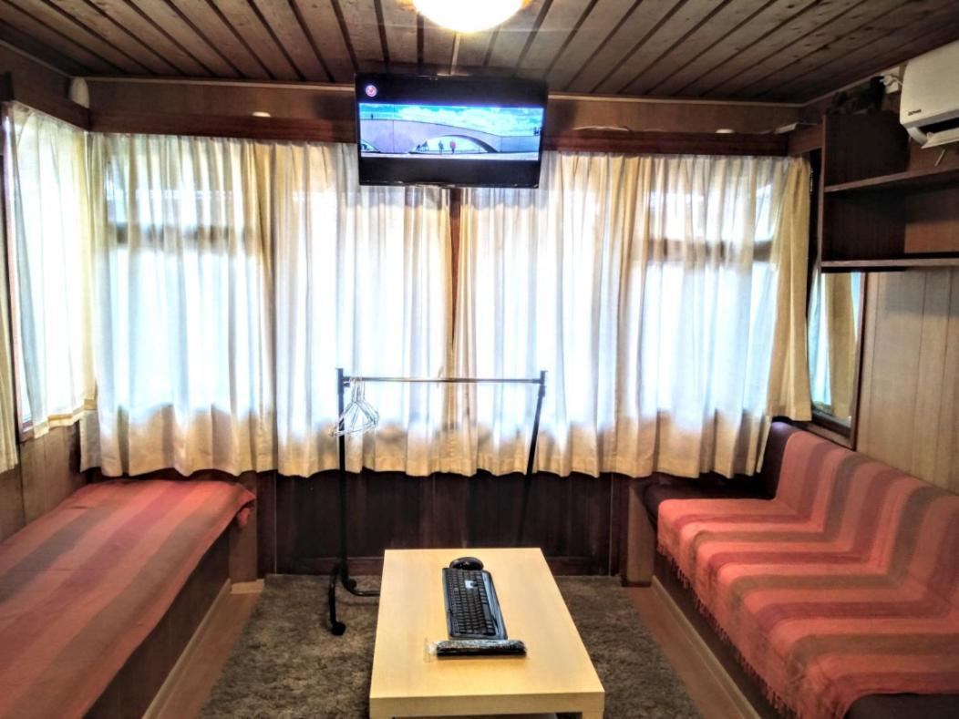 Two Rooms Rustic House - Self Check-In บูคาเรสต์ ภายนอก รูปภาพ