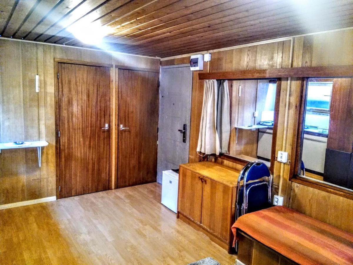 Two Rooms Rustic House - Self Check-In บูคาเรสต์ ภายนอก รูปภาพ