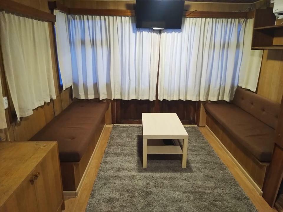 Two Rooms Rustic House - Self Check-In บูคาเรสต์ ภายนอก รูปภาพ